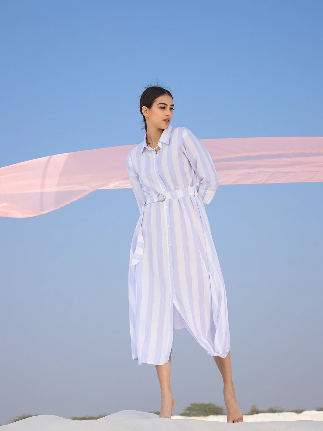 WOMEN'S WHITE COMFORTABLE STRIPED MIDDIE GOWN