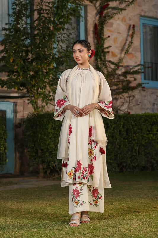 WOMEN'S OFF-WHITE BLOSSOM BLISS: EMBROIDERED 3-PIECE KURTA SET