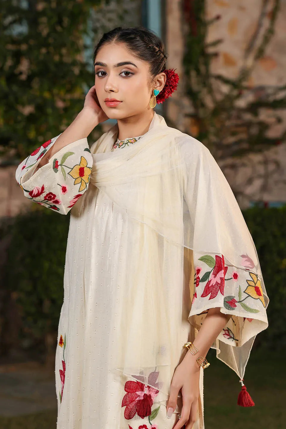 white blossom bliss embroidered 3 piece kurta set