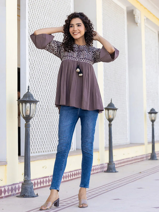 chic charm crepe fabric top