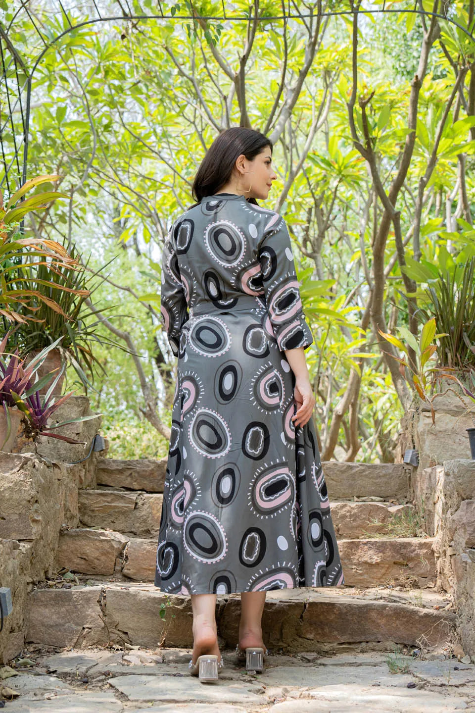 gray abstract printed belted maxi dress with 3 4th sleeves