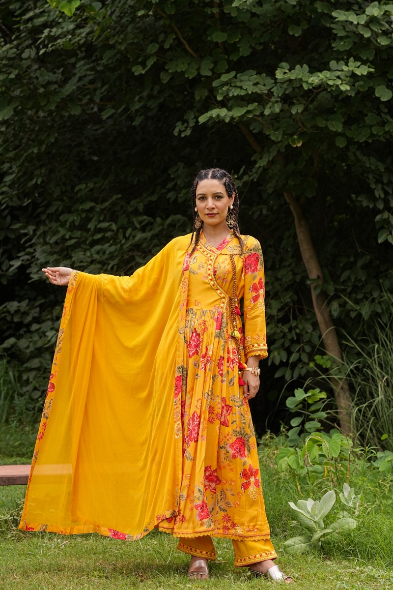 streamlined style kurta ensemble