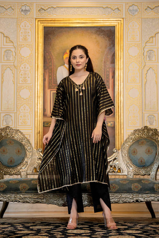 ELEGANT BLACK KAFTAN-STYLE TUNIC WITH METALLIC STRIPES & MATCHING NARROW PANTS