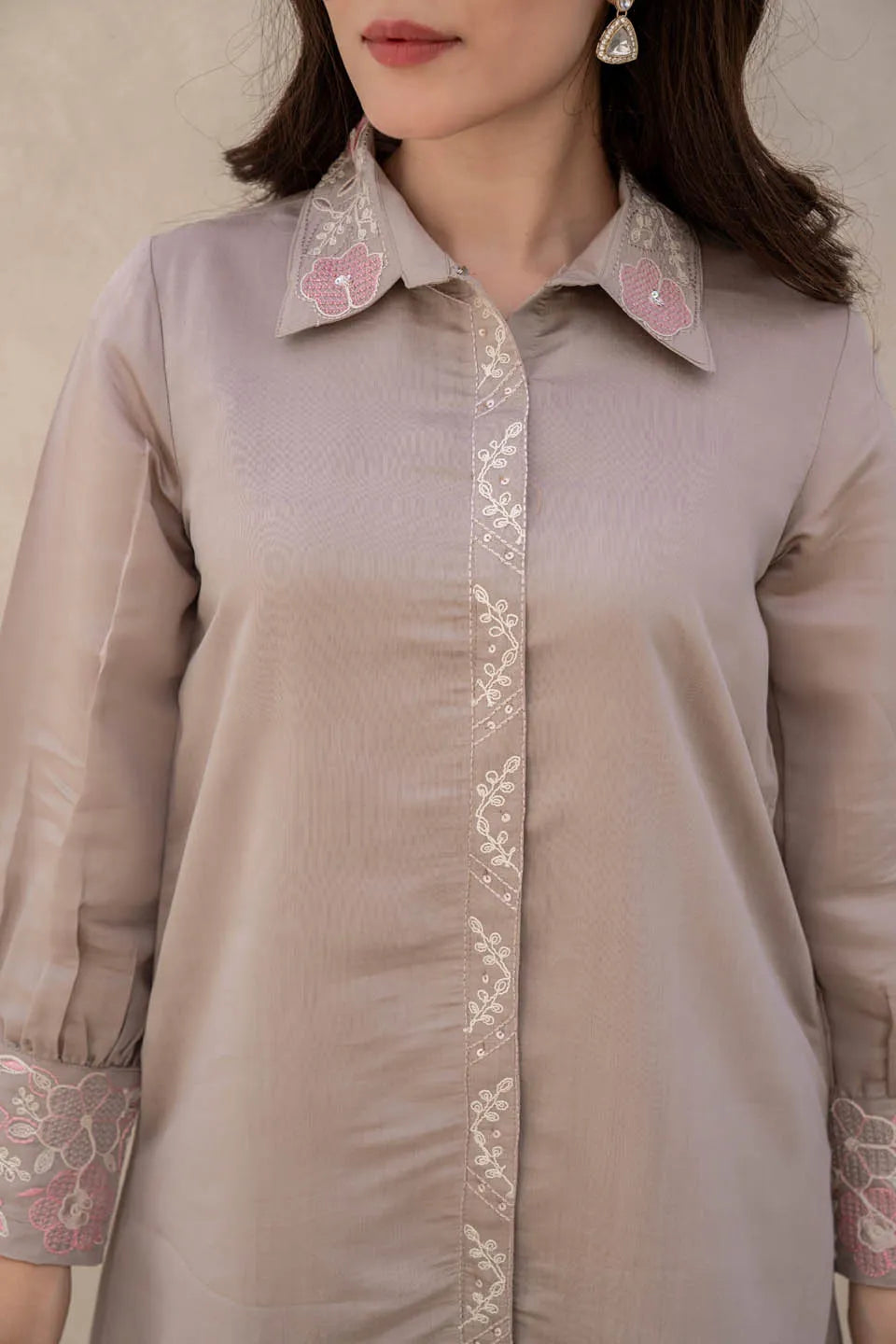 BEIGE FLORAL EMBROIDERED SHIRT COLLAR KURTA WITH STRAIGHT PANTS SET