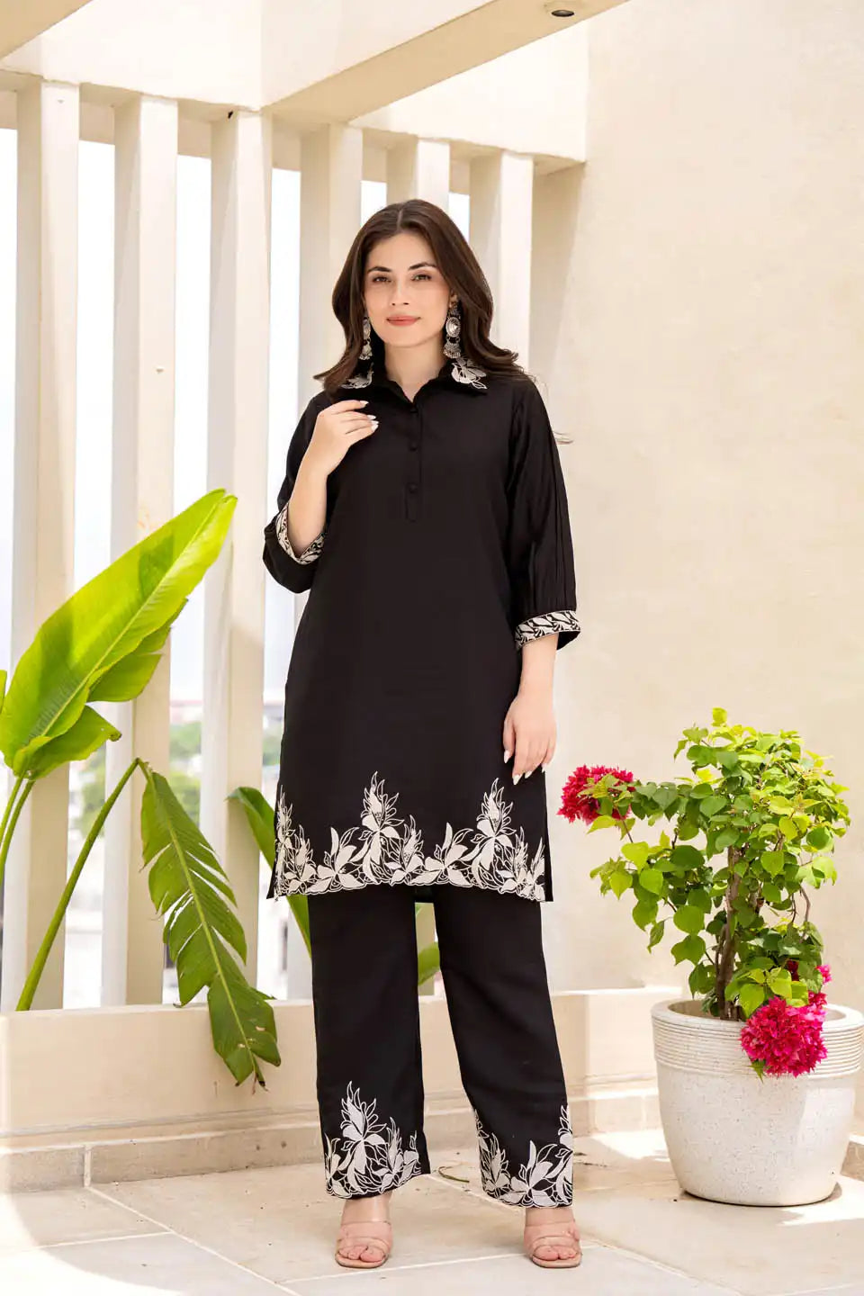 Black Embroidered Floral Kurta with Matching Pants - 2 Piece Set