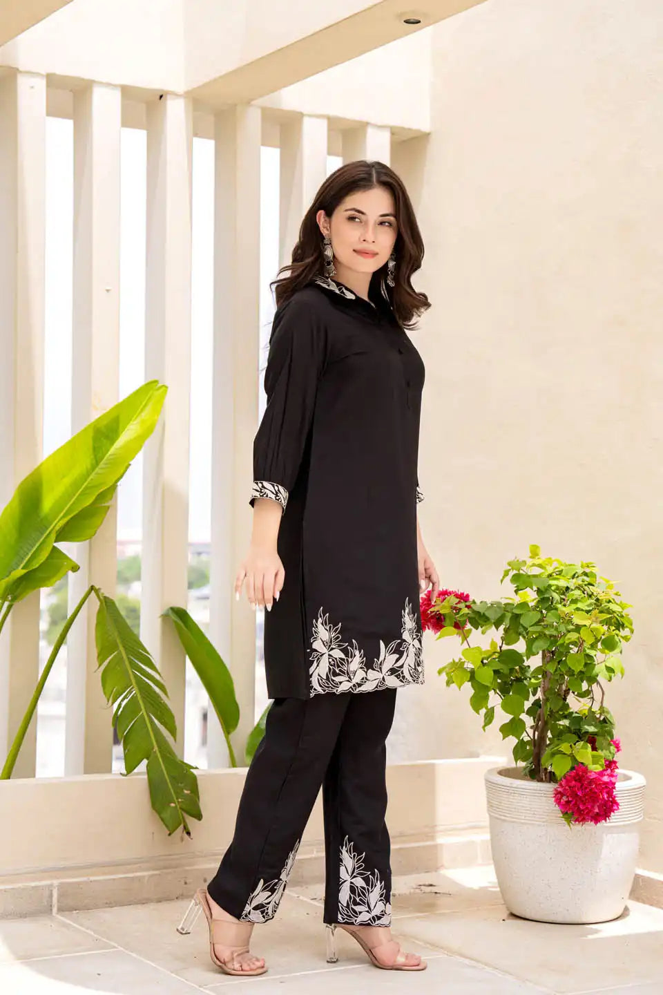 Black Embroidered Floral Kurta with Matching Pants - 2 Piece Set