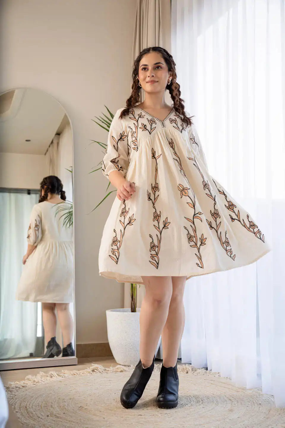 elegant off-white embroidered short dress