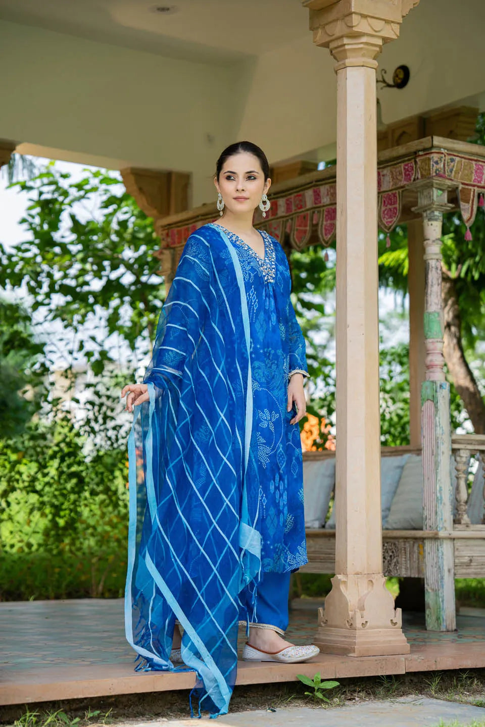 VIBRANT BLUE STRAIGHT KURTA SET WITH EMBROIDERED V-NECK AND FLORAL PAISLEY PRINT