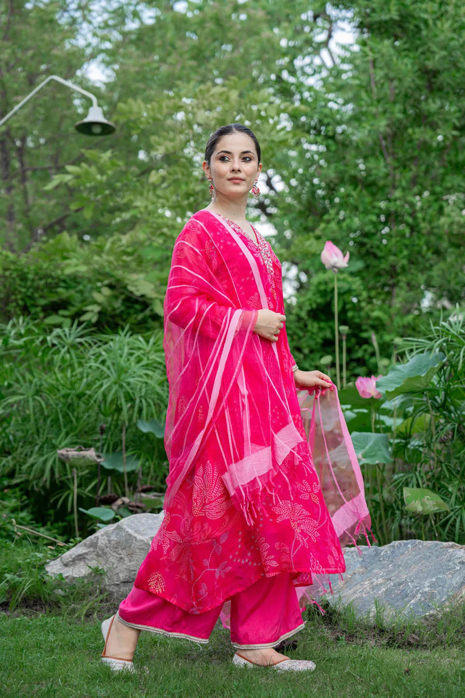 VIBRANT PINK/BLUE STRAIGHT KURTA SET WITH EMBROIDERED V-NECK AND FLORAL PAISLEY PRINT