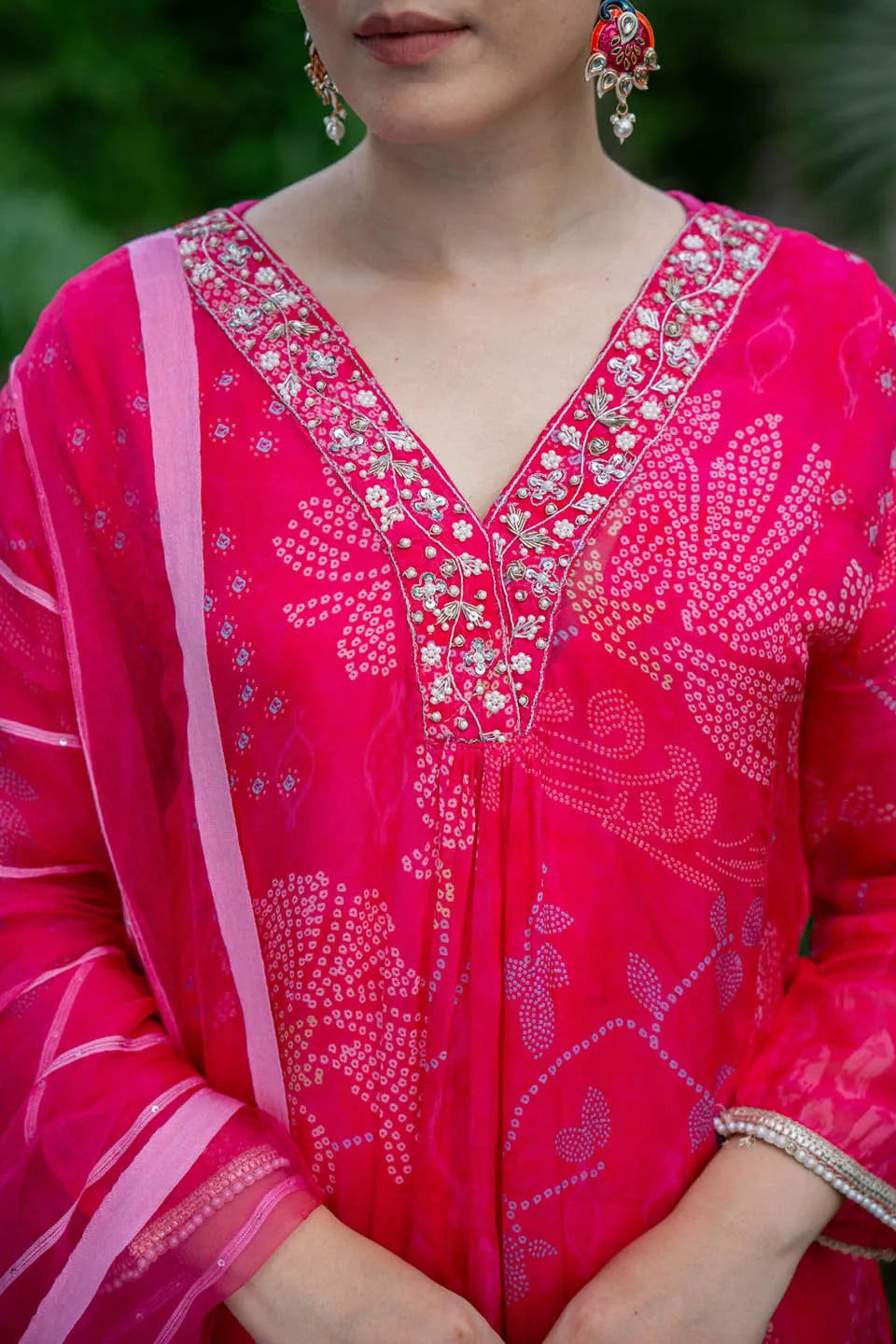 VIBRANT PINK/BLUE STRAIGHT KURTA SET WITH EMBROIDERED V-NECK AND FLORAL PAISLEY PRINT