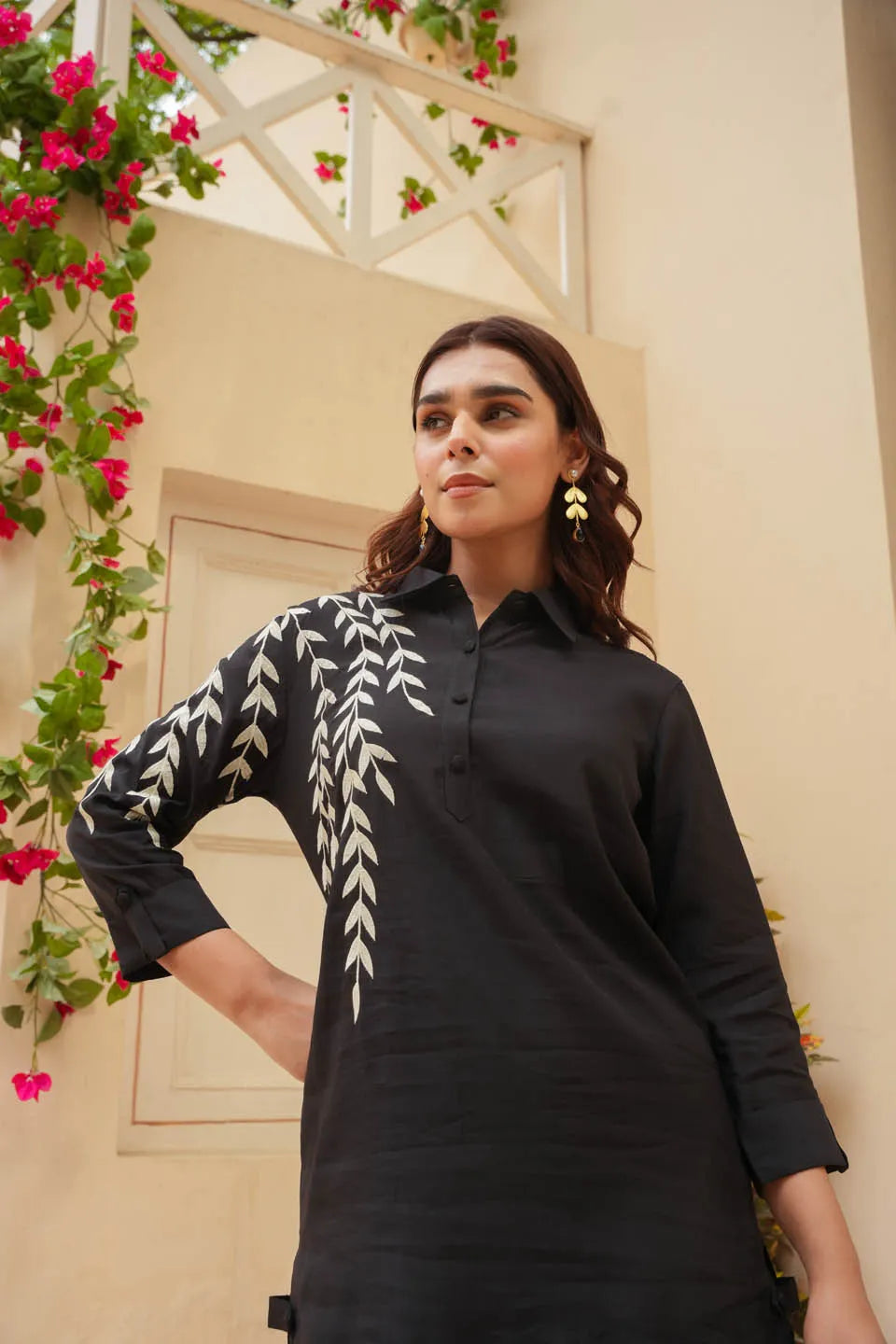 minimalist embroidered straight kurta with collared neck leaf detailing