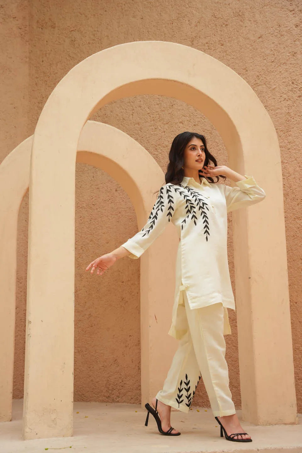 minimalist embroidered straight kurta with collared neck leaf detailing