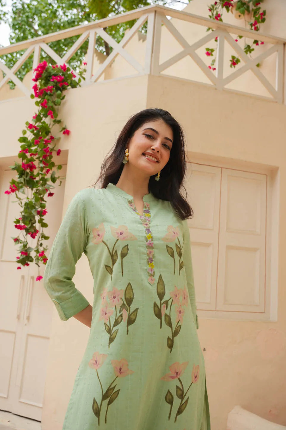 Floral Print Straight Kurta Set with Mandarin Collar & 3/4 Sleeves – Light Green