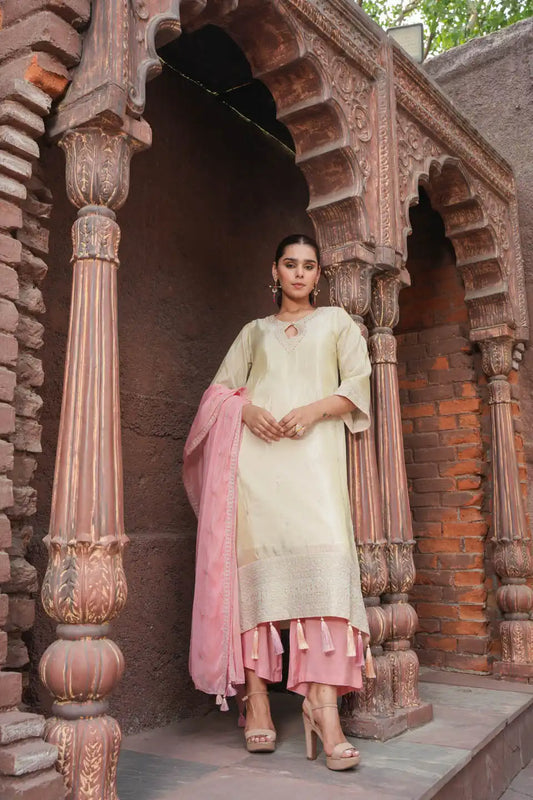 OFF-WHITE EMBROIDERED KURTA SET WITH PINK DUPATTA & TASSEL DETAILS