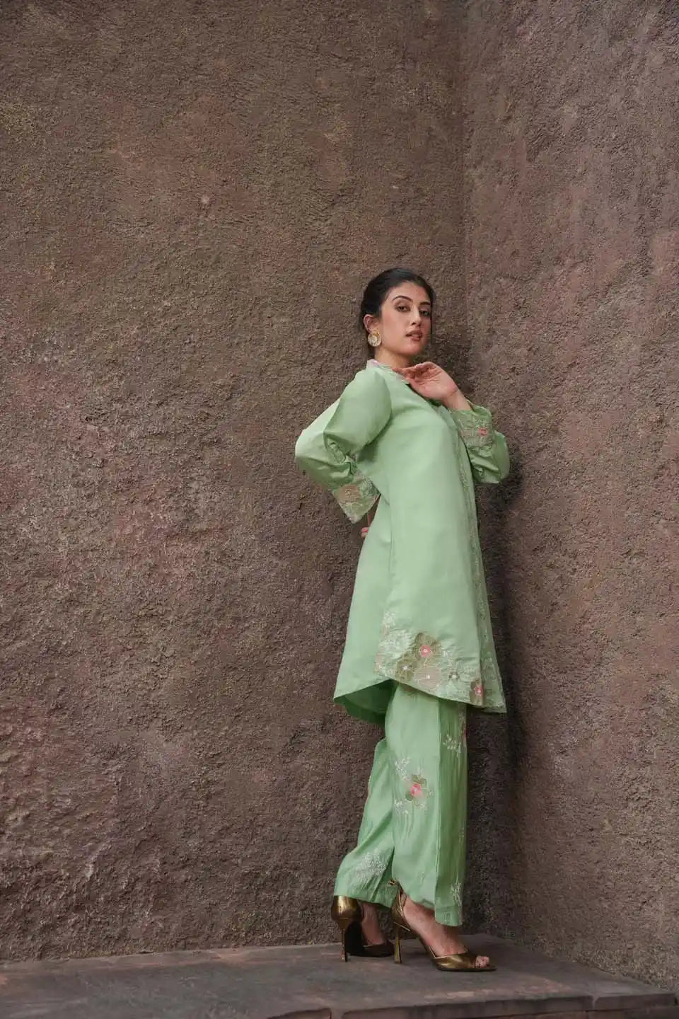 Green Floral Embroidered Kurta with Straight Pants Set