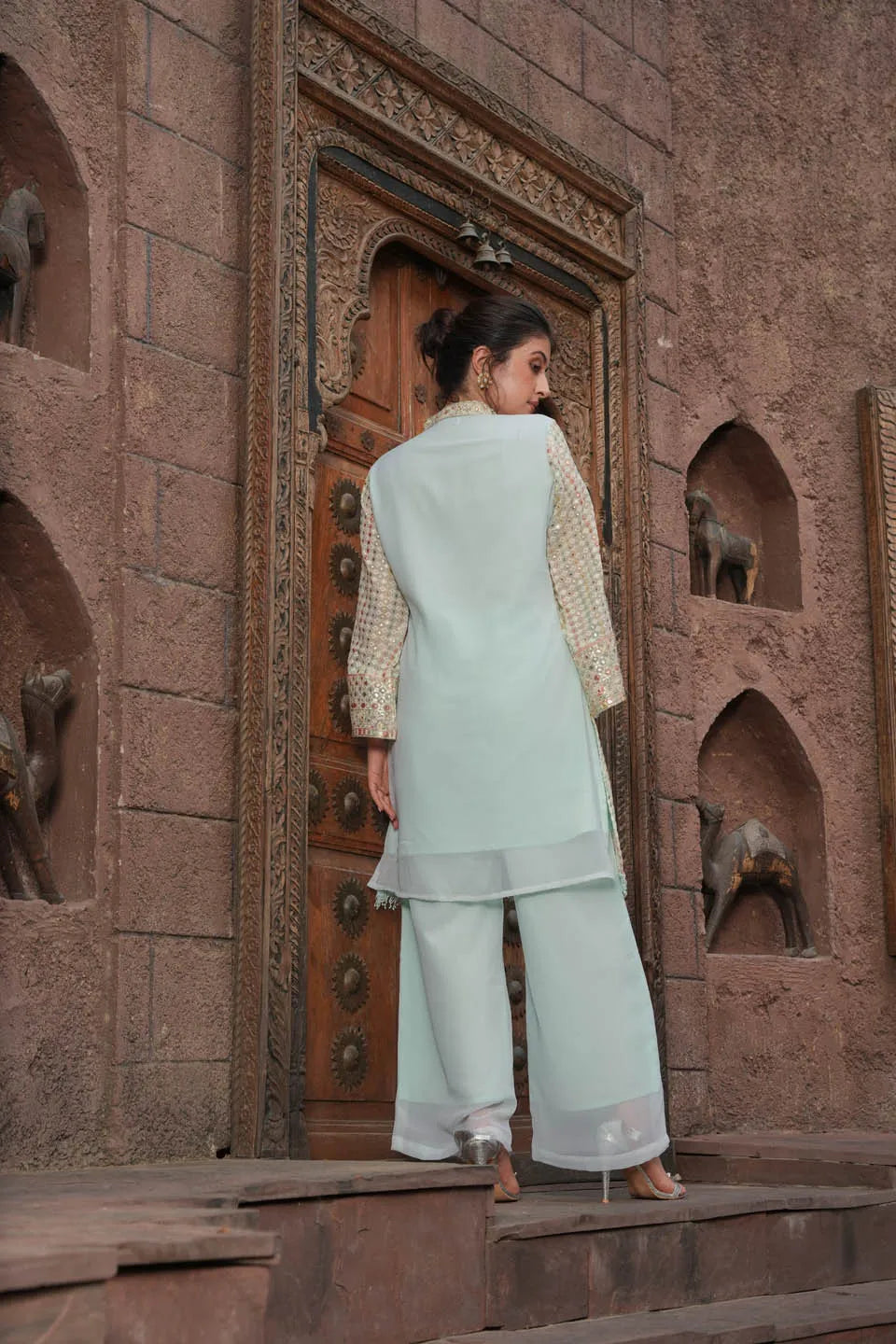 Elegant Embroidered Pastel Set: Knee-Length Top with Mandarin Collar and Matching Straight Pants